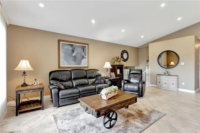 18 Peter St, House detached with 4 bedrooms, 2 bathrooms and 10 parking in Brant ON | Image 29
