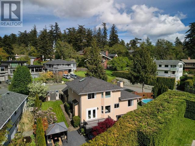 3808 Cardie Crt, House detached with 4 bedrooms, 3 bathrooms and 4 parking in Saanich BC | Image 36