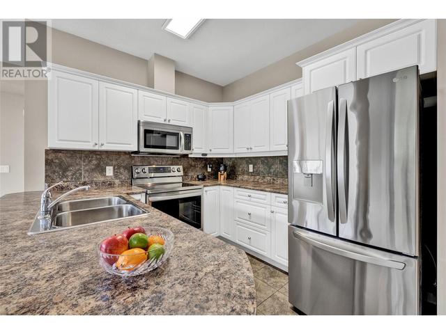 219 - 3550 Woodsdale Rd, Condo with 3 bedrooms, 2 bathrooms and 3 parking in Lake Country BC | Image 5