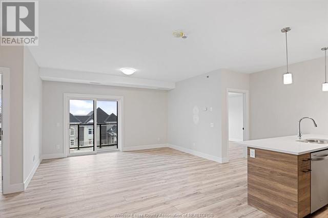 404 - 190 Main St E, Condo with 2 bedrooms, 2 bathrooms and null parking in Kingsville ON | Image 3