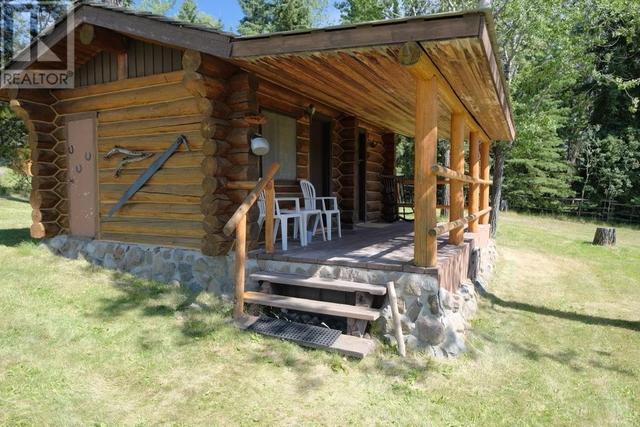 7806 North Bonaparte Road, House detached with 3 bedrooms, 3 bathrooms and null parking in Cariboo L BC | Image 17