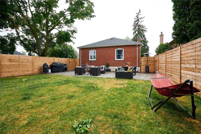 19 Fairweather Rd, House detached with 3 bedrooms, 3 bathrooms and 4 parking in Toronto ON | Image 3