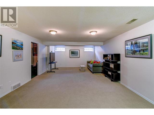 114 - 1885 Parkview Cres, House attached with 3 bedrooms, 2 bathrooms and 4 parking in Kelowna BC | Image 26
