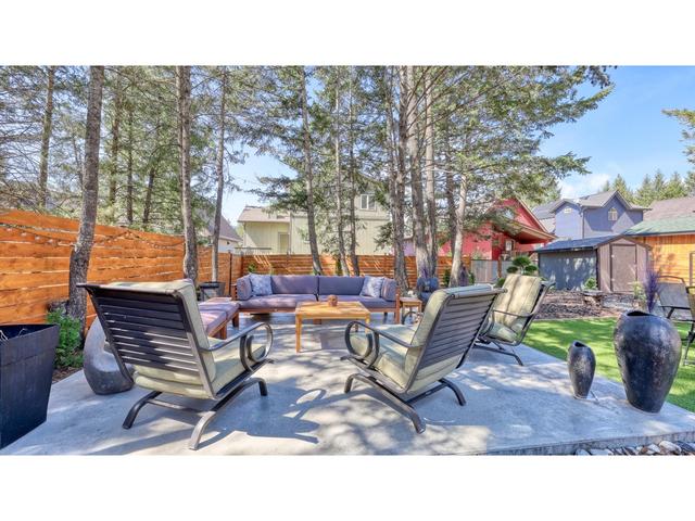 7501 Rivercrest Rd, House detached with 2 bedrooms, 1 bathrooms and 4 parking in Radium Hot Springs BC | Image 10