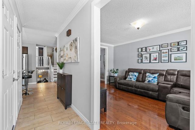 2350 Malcolm Cres, House detached with 3 bedrooms, 2 bathrooms and 3 parking in Burlington ON | Image 34
