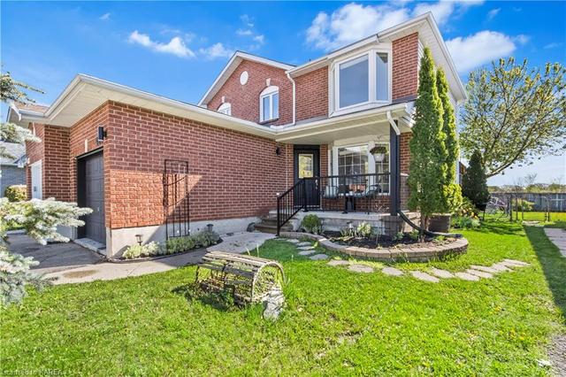 480 Evangeline Ave, House semidetached with 3 bedrooms, 2 bathrooms and 2 parking in Kingston ON | Image 23