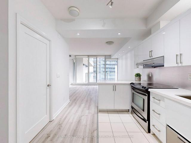 1637 - 111 Elizabeth St, Condo with 1 bedrooms, 1 bathrooms and 0 parking in Toronto ON | Image 4