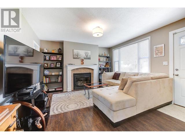 559 Cambridge Ave, House detached with 2 bedrooms, 1 bathrooms and 4 parking in Kelowna BC | Image 7