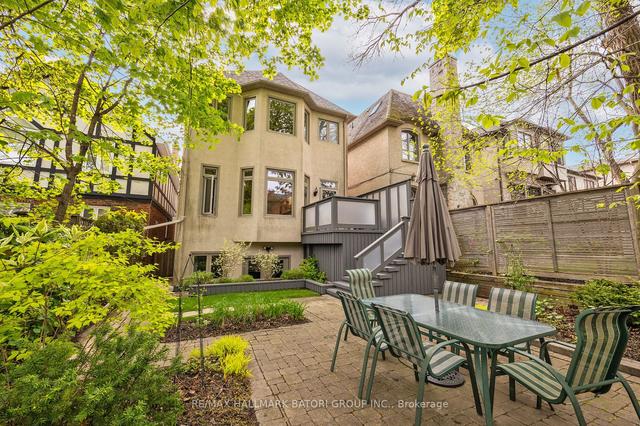 111 Latimer Ave, House detached with 4 bedrooms, 4 bathrooms and 3 parking in Toronto ON | Image 28