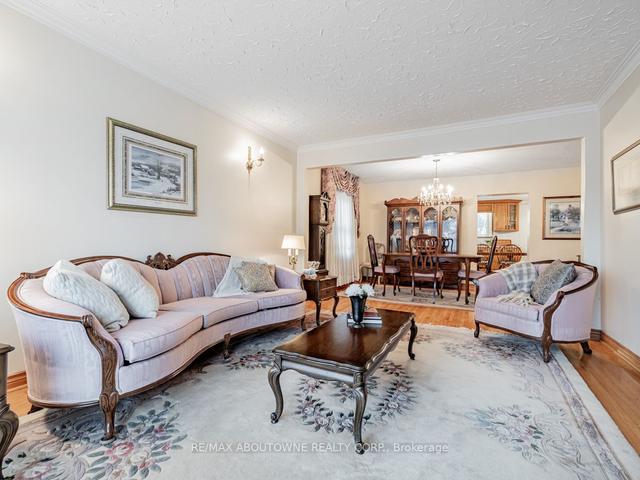 15 Deerhurst Ave, House detached with 3 bedrooms, 2 bathrooms and 6 parking in Toronto ON | Image 21