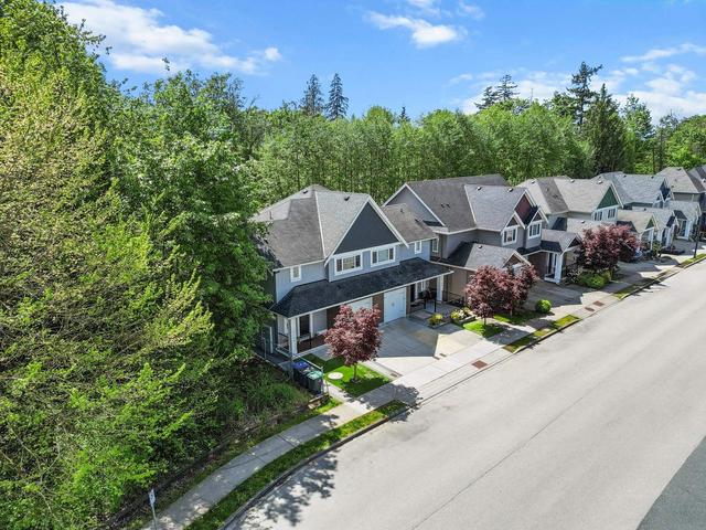 18198 70 Ave, House attached with 4 bedrooms, 4 bathrooms and 3 parking in Surrey BC | Image 37
