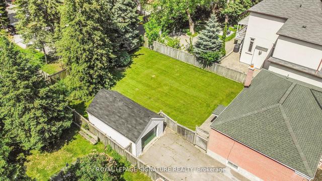 12 Verwood Ave, House detached with 3 bedrooms, 1 bathrooms and 7 parking in Toronto ON | Image 2