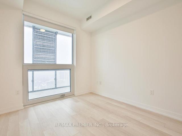 2909 - 39 Roehampton Ave, Condo with 3 bedrooms, 2 bathrooms and 1 parking in Toronto ON | Image 17