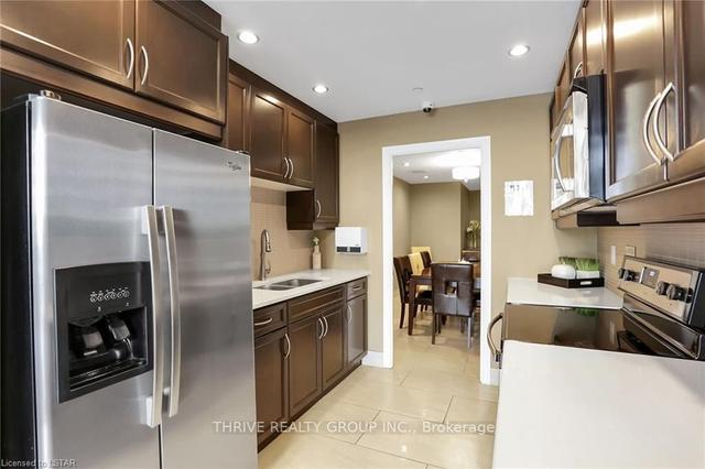 2004 - 330 Ridout St S, Condo with 2 bedrooms, 2 bathrooms and 1 parking in London ON | Image 27