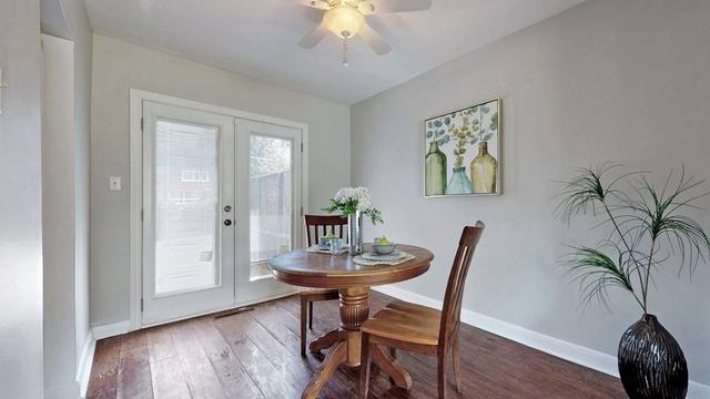 53 Bonniewood Rd, House semidetached with 3 bedrooms, 1 bathrooms and 3 parking in Toronto ON | Image 2