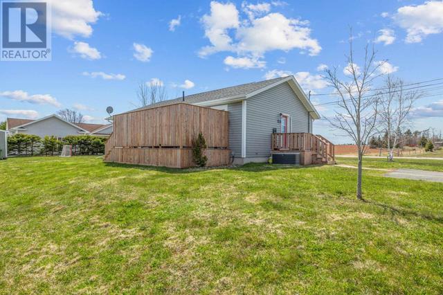 2 Jake Dr, House detached with 3 bedrooms, 2 bathrooms and null parking in Cornwall PE | Image 31