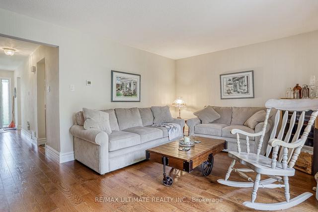 5 - 9 Palmdale Dr, Townhouse with 4 bedrooms, 2 bathrooms and 1 parking in Toronto ON | Image 6