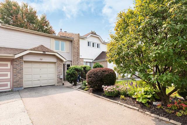 75 Hawkshead Cres, House attached with 3 bedrooms, 3 bathrooms and 3 parking in Toronto ON | Image 1