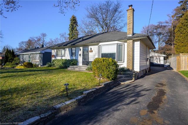 651 Inverness Avenue, House detached with 2 bedrooms, 2 bathrooms and 5 parking in Burlington ON | Image 40