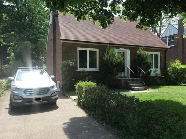 230 Martin Grove Rd, House detached with 3 bedrooms, 2 bathrooms and 3 parking in Toronto ON | Image 1