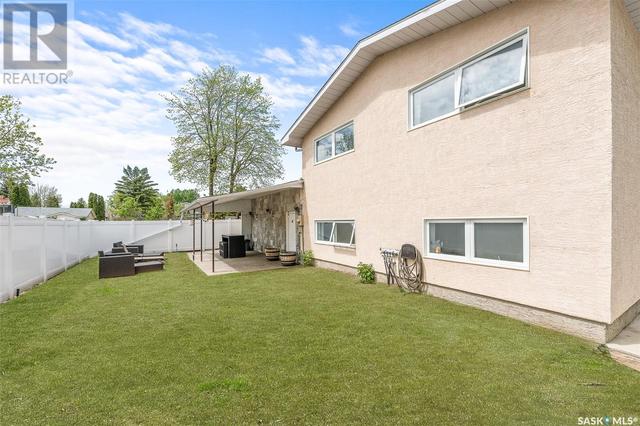 1223 Maybery Cres, House detached with 4 bedrooms, 3 bathrooms and null parking in Moose Jaw SK | Image 39