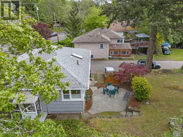 1087 Burnside Rd W, House detached with 2 bedrooms, 1 bathrooms and 4 parking in Saanich BC | Image 42