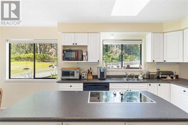 2369 South Wellington Rd, House detached with 3 bedrooms, 2 bathrooms and 6 parking in Nanaimo A BC | Image 10