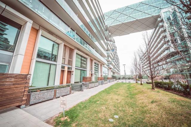 TH-132 - 39 Queens Quay E, Townhouse with 1 bedrooms, 2 bathrooms and 0 parking in Toronto ON | Image 9