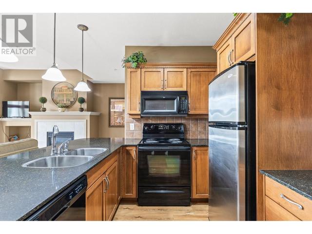 127 - 1795 Country Club Dr, House attached with 2 bedrooms, 2 bathrooms and null parking in Kelowna BC | Image 6