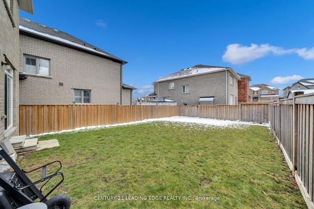 34 Noden Cres, House detached with 3 bedrooms, 3 bathrooms and 3 parking in Clarington ON | Image 25