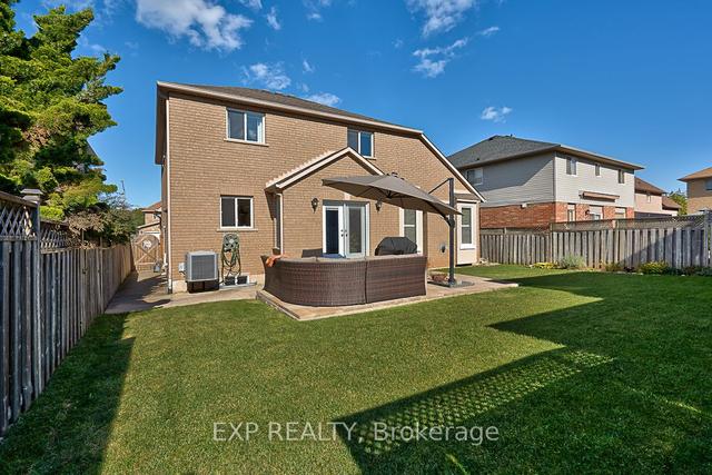 14 Chianti Cres, House detached with 3 bedrooms, 4 bathrooms and 4 parking in Hamilton ON | Image 32