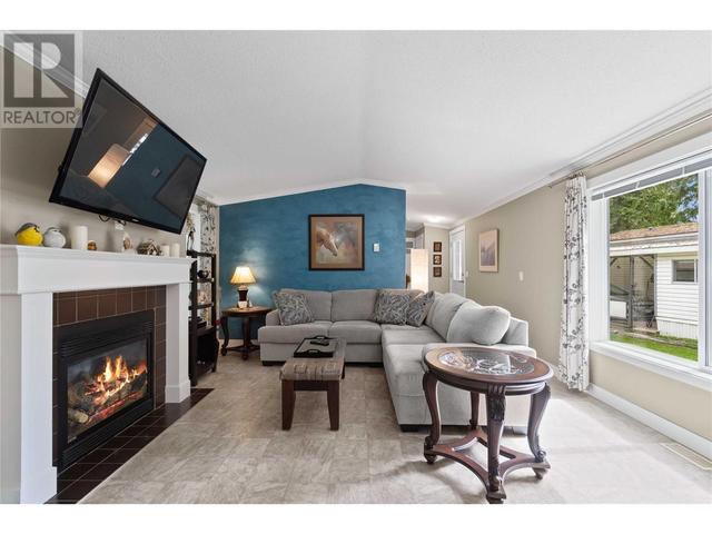 5161 - 63 Avenue Unit# 3, House other with 3 bedrooms, 2 bathrooms and 3 parking in Salmon Arm BC | Image 11