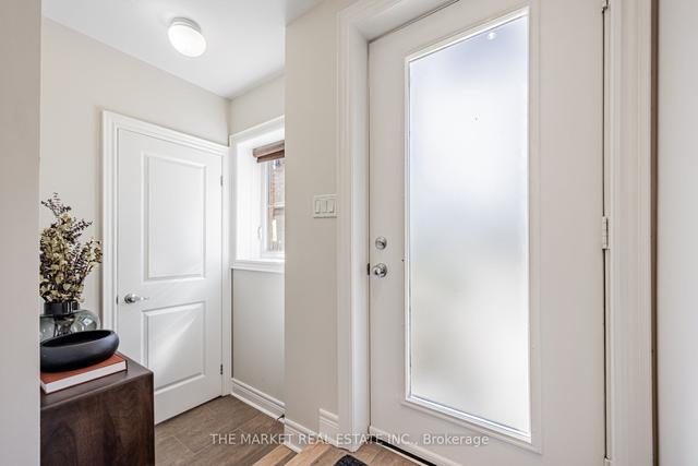 26 Lobo Mews, House attached with 3 bedrooms, 2 bathrooms and 1 parking in Toronto ON | Image 21