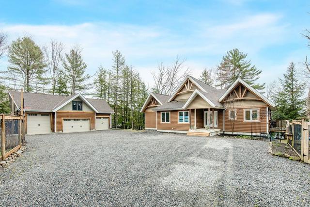 3 - 1058 Whites Rd, House detached with 3 bedrooms, 3 bathrooms and 13 parking in Muskoka Lakes ON | Image 1