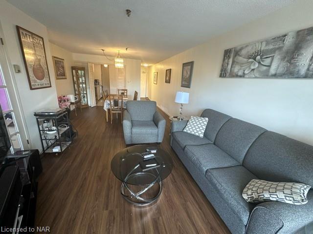 406 - 3955 Portage Rd, House attached with 2 bedrooms, 1 bathrooms and 1 parking in Niagara Falls ON | Image 11