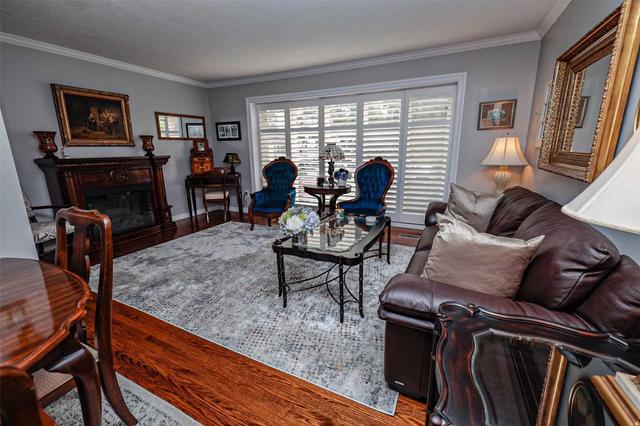 59 Braemar Dr, House detached with 3 bedrooms, 3 bathrooms and 7 parking in Brampton ON | Image 4