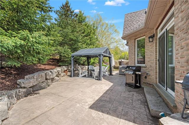 22 Timber Ridge Crt, House detached with 4 bedrooms, 3 bathrooms and 7 parking in Kitchener ON | Image 38