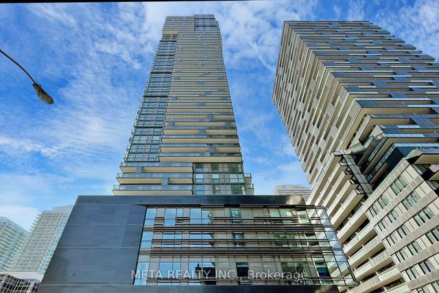 4301 - 39 Roehampton Ave, Condo with 1 bedrooms, 2 bathrooms and 0 parking in Toronto ON | Image 12