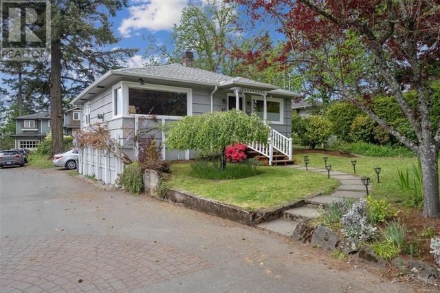 1087 Burnside Rd W, House detached with 2 bedrooms, 1 bathrooms and 4 parking in Saanich BC | Image 32