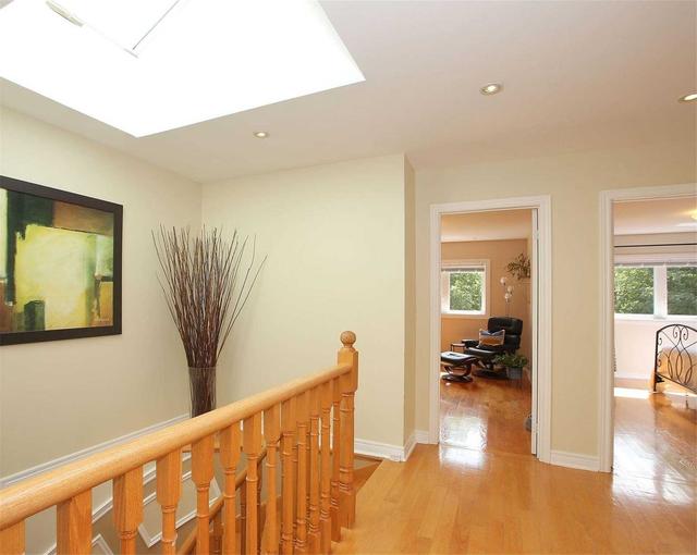 67 Moreau Tr, House detached with 4 bedrooms, 4 bathrooms and 7 parking in Toronto ON | Image 14