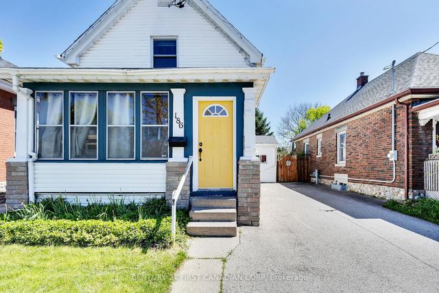 186 St. Julien St, House detached with 2 bedrooms, 2 bathrooms and 3 parking in London ON | Image 1
