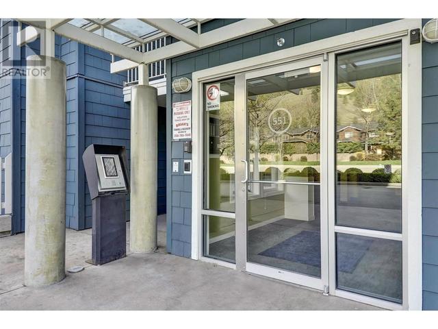400 - 551 Yates Road, Condo with 2 bedrooms, 1 bathrooms and 1 parking in Kelowna BC | Image 3