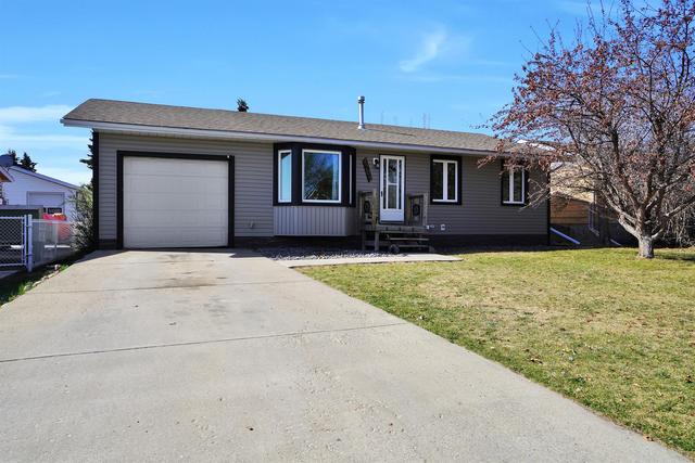 4709 55 Avenue, House detached with 4 bedrooms, 1 bathrooms and 3 parking in Rimbey AB | Image 1