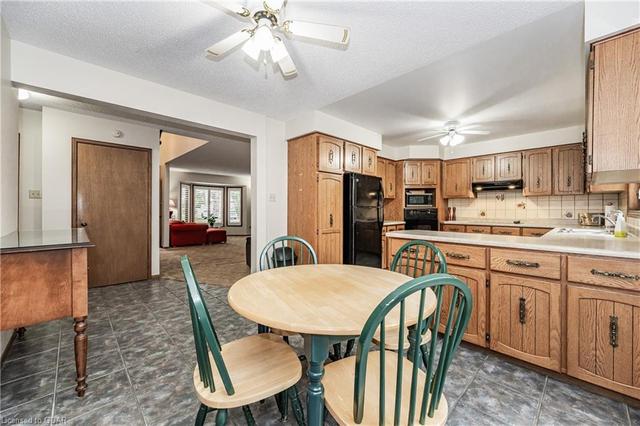 24 Bridlewood Dr, House detached with 3 bedrooms, 2 bathrooms and 4 parking in Guelph ON | Image 7