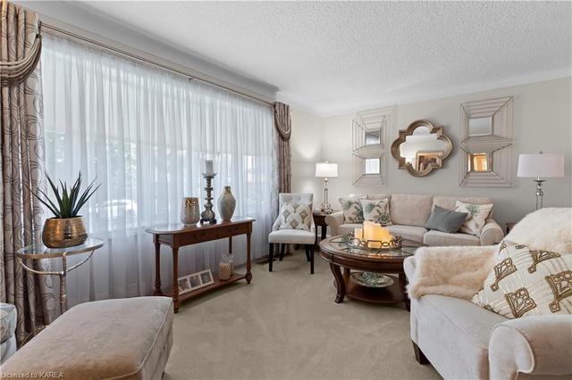367 Mcewen Dr, House detached with 2 bedrooms, 2 bathrooms and 5 parking in Kingston ON | Image 4