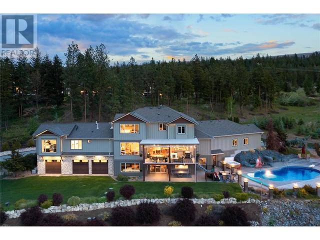 2775 Harvard Rd, House detached with 6 bedrooms, 4 bathrooms and 14 parking in Kelowna BC | Image 2
