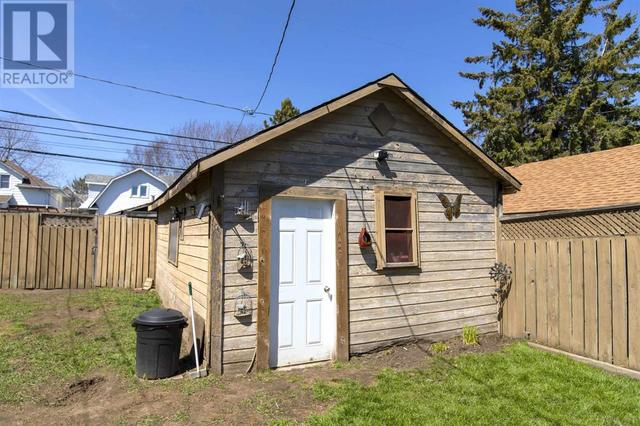 233 Harold St N, House detached with 3 bedrooms, 1 bathrooms and null parking in Thunder Bay ON | Image 47