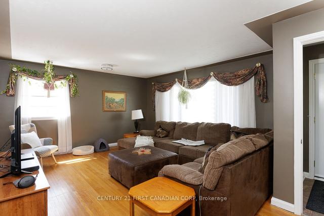 334 Regal Dr, House detached with 3 bedrooms, 3 bathrooms and 7 parking in London ON | Image 37
