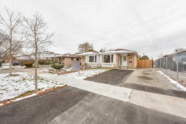 2642 Widemarr Rd N, House semidetached with 3 bedrooms, 3 bathrooms and 3 parking in Mississauga ON | Image 12