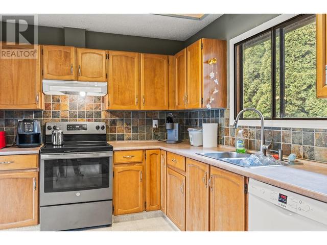 2912 Heritage Place, House detached with 4 bedrooms, 2 bathrooms and 4 parking in Vernon BC | Image 17
